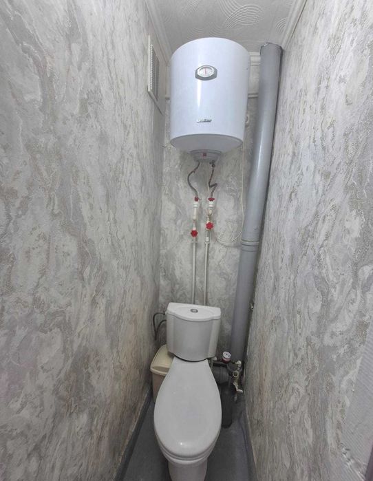 Продам 2комнатную квартиру в 11а микрорайоне