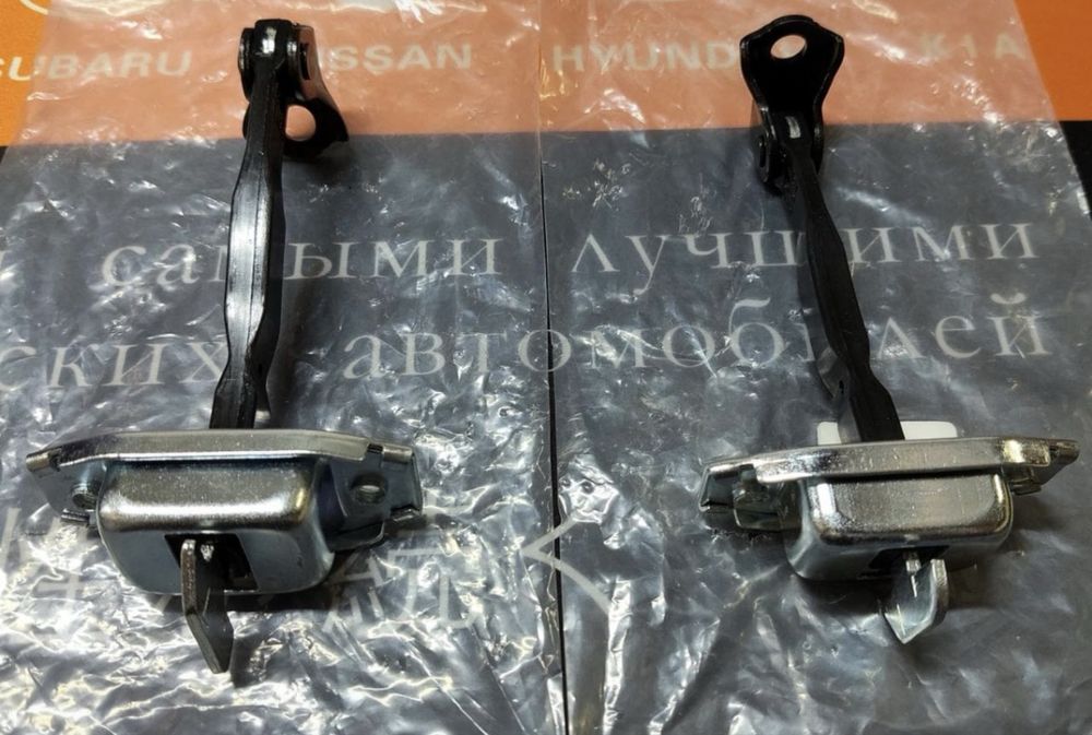 Ограничитель дверей Тайота Лексус