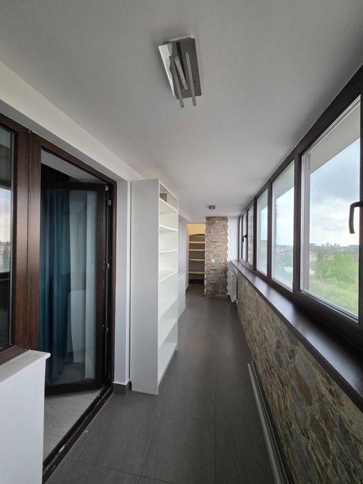 3 camere decomandat renovat complet, centrala proprie, direct proprietar, str. Uranus, bloc 2001