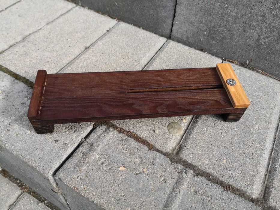 Suport universal din lemn pentru piatra de ascutit