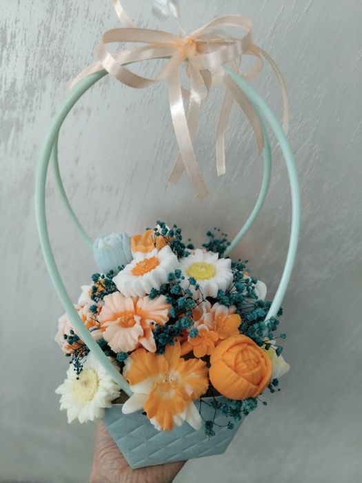 Ръчно изработени букети и кашпи от глицеринов сапун