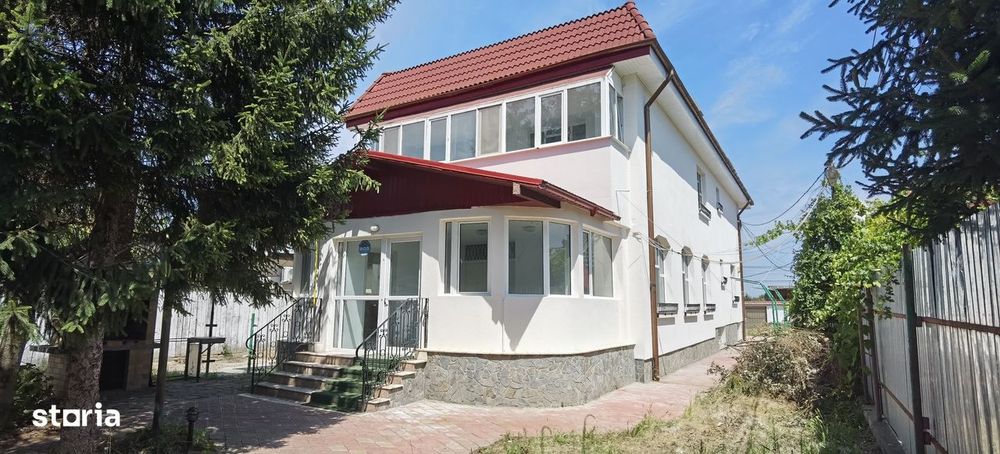 Casa S+P+1, pretabil si pentru birouri + Graj/Service auto in curte