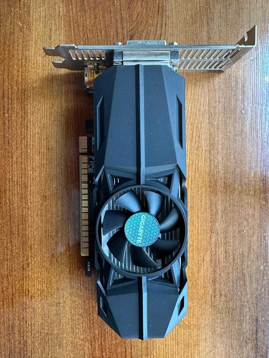 части за компютър