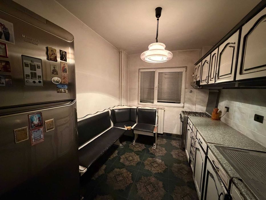 Apartament cu 4 camere-zona 100 Micalaca