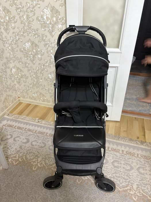 Продам прогулочную коляску