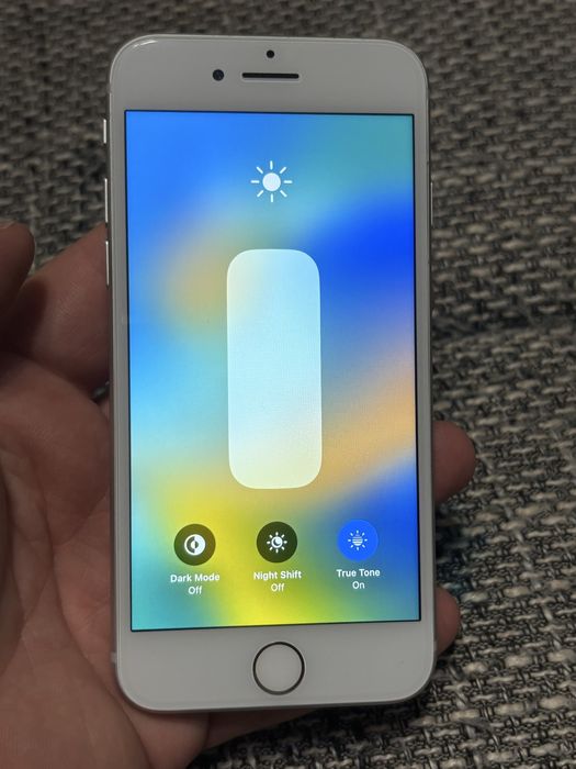 iPhone 8 – White impecabil 64 Gb baterie 94%