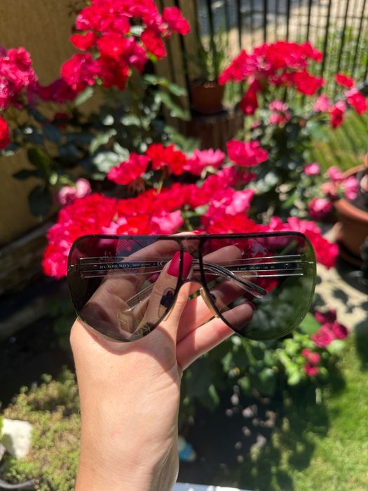 Дамски слънчеви очила Burberry – лукс, стил и оригиналност!