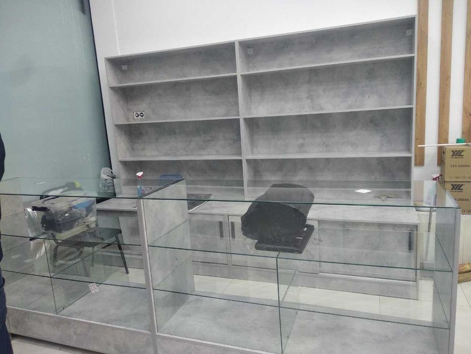 Noutbuk otdel uchun vetrina srooochna sotiladi