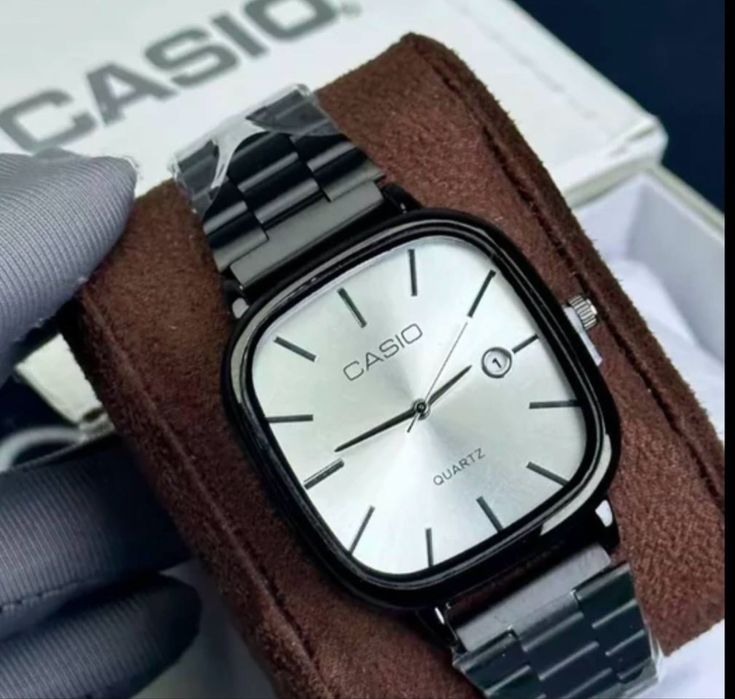 Кварцевый Casio 12000 теңге