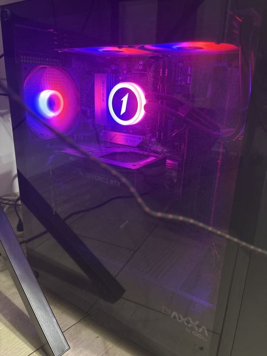 Vand pc gaming rtx 5060 , ryzen 5 9600x , 32 gb ram DDR5, SSD 1T