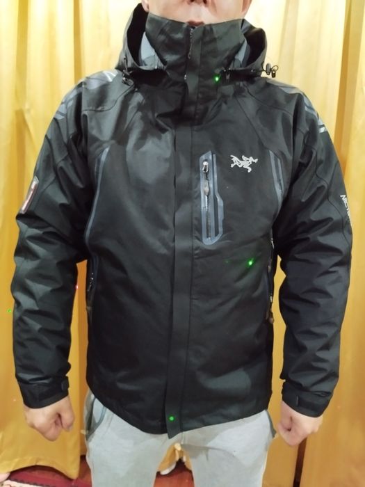 Продаю куртку Arcterux три в одном.