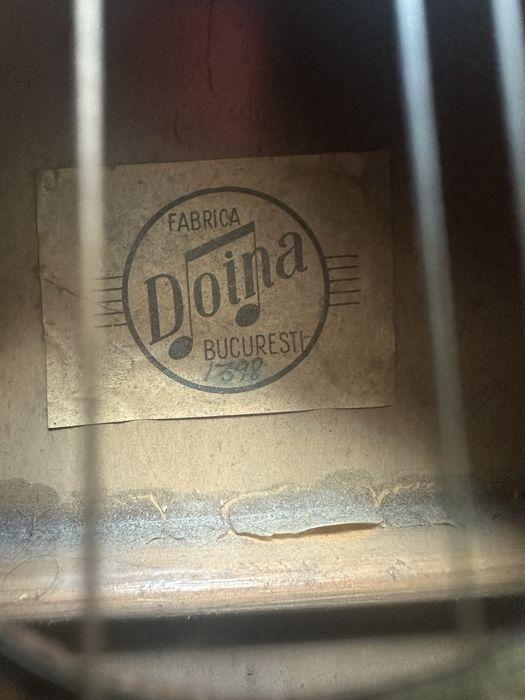 Mandolina veche romaneasca