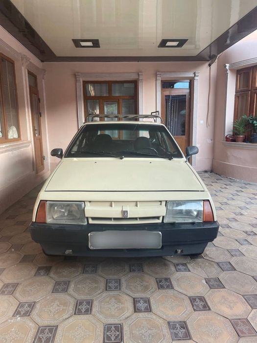 Машина  лада   09