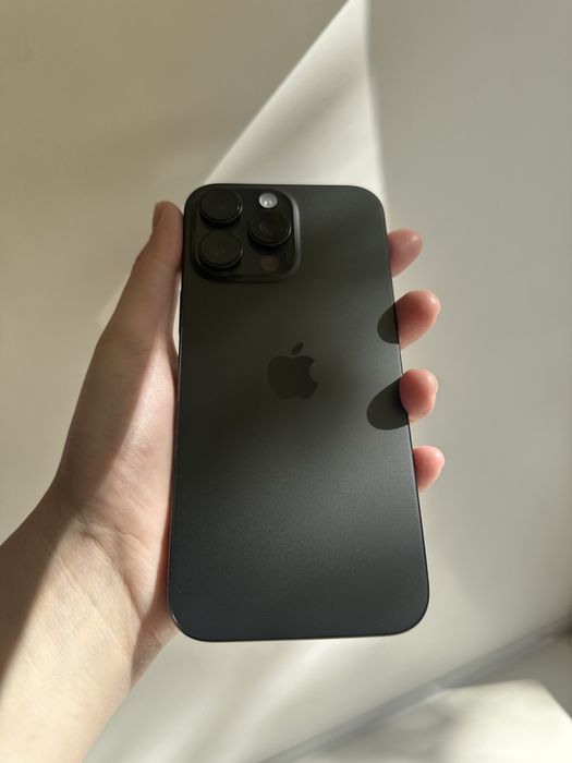 iPhone 16 Pro Max