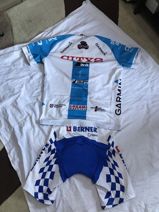 Джърсита и клин.Джърсита и клин.