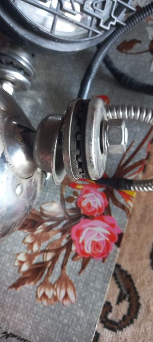 2 proiectoare halogen