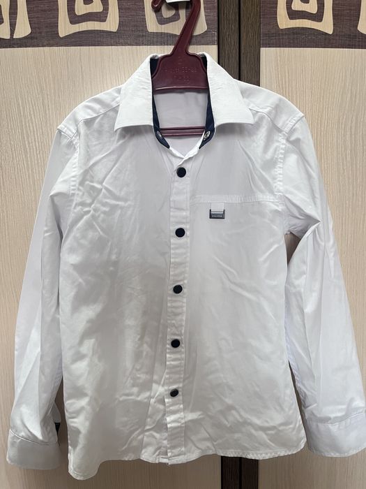 продам школьные рубашки на мальчика