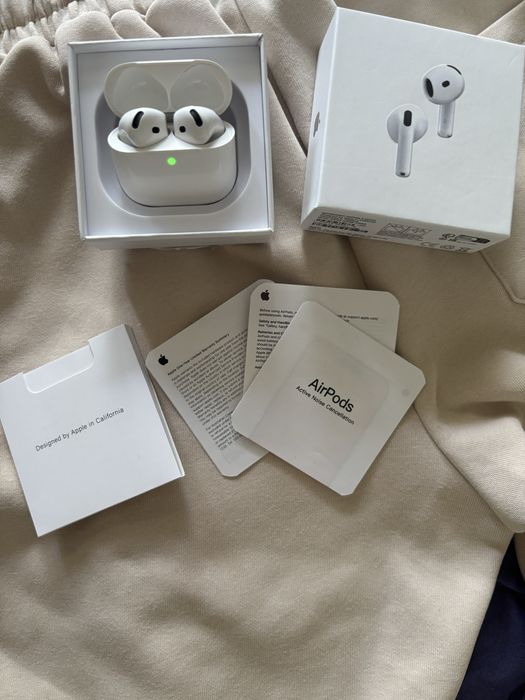 AirPods Generatia 4