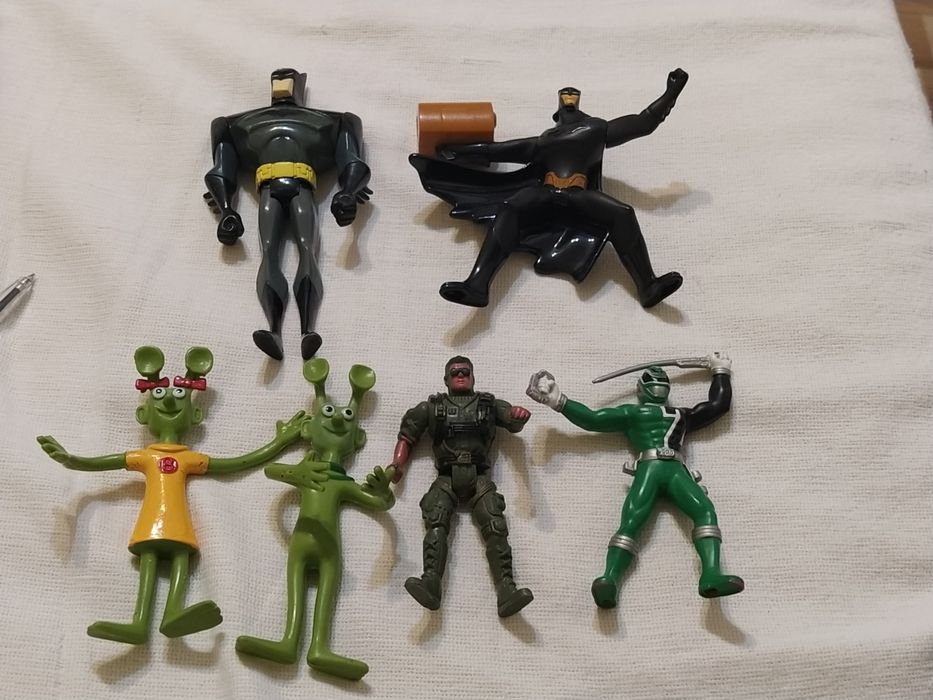 Продавам Нинджи и други фигури