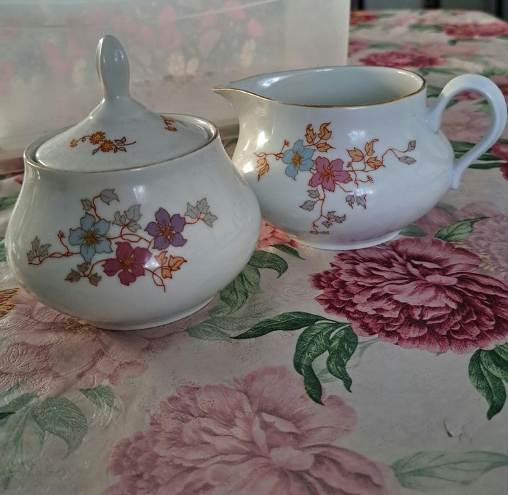 Чайный сервиз. Сахарницы, молочники
