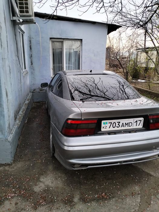 Опель калибра.()