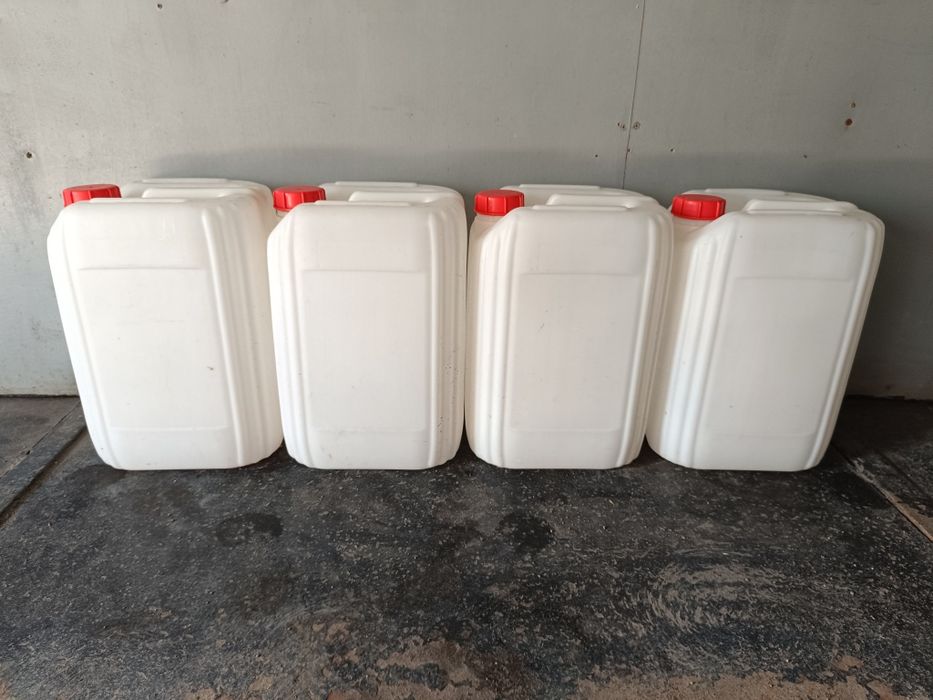 Продам канистры 20л. В отличном состоянии.