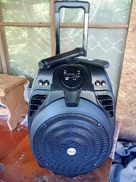 Boxa portabila activa Akai.