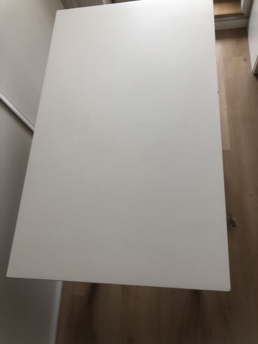 Masa alba Ikea in stare buna