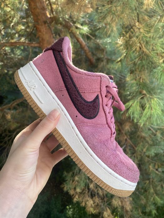 NIKE W AIR FORCE 1 '07 SE Desert Berry/ Black-Burgundy Crush