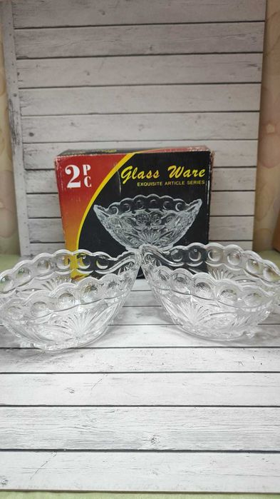 Графины, разная посуда