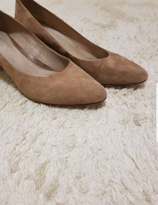 Продам замшевые туфли