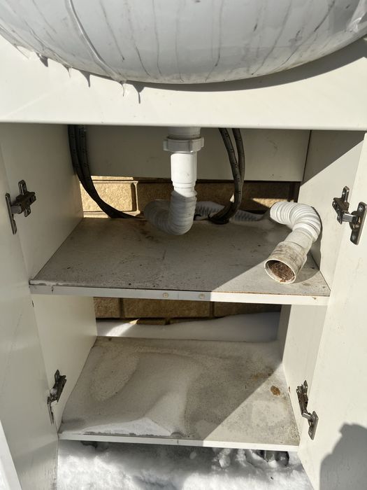 Продам тумбу с раковиной