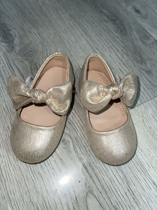 Новые красивые туфли для девочек