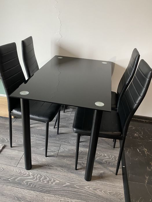 Комплект: стъклена маса + 4 стола