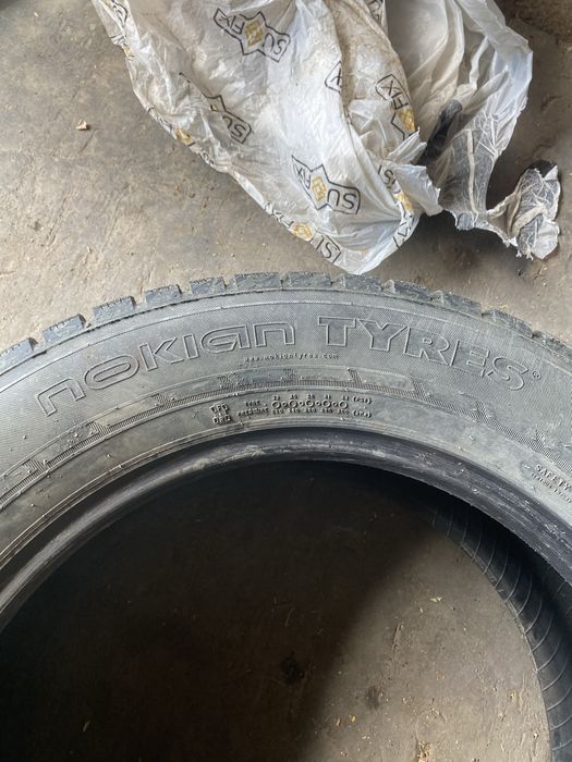 Продам шины Nokian