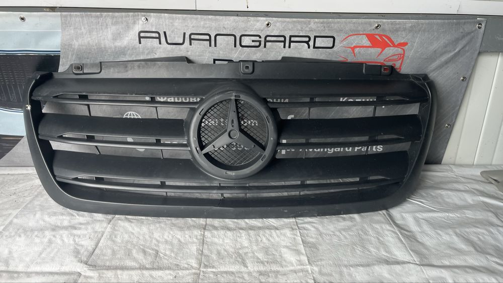 2 броя предна решетка Mercedes Sprinter W907 2019-