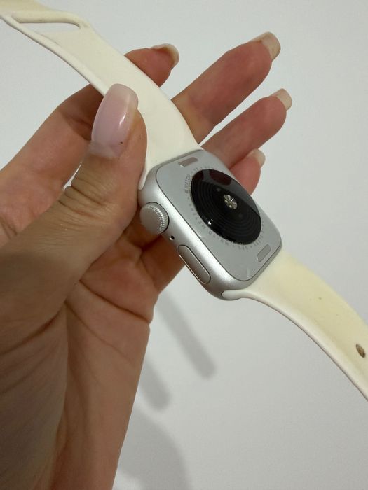 Apple Watch SE (generația a 2-a) GPS, 40 mm