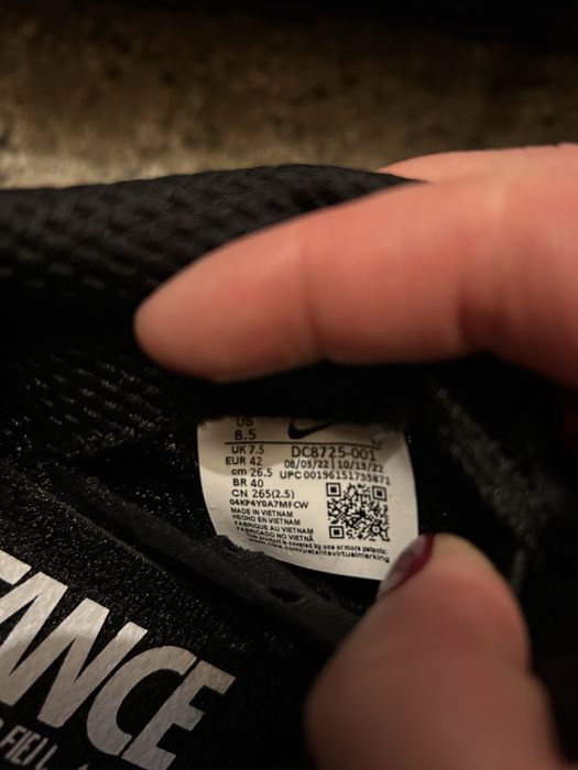 Продавам два чифта шпайкове за лека атлетика