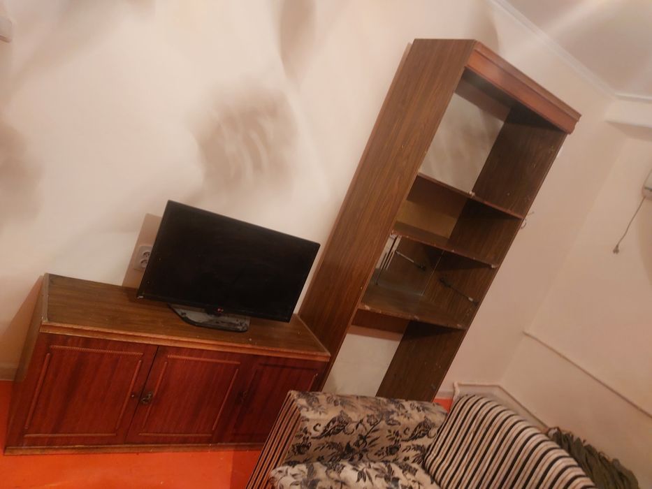 Тумбочка пад телевизор