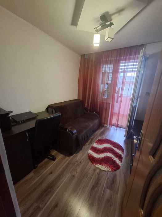 Vînd apartament 3 camere