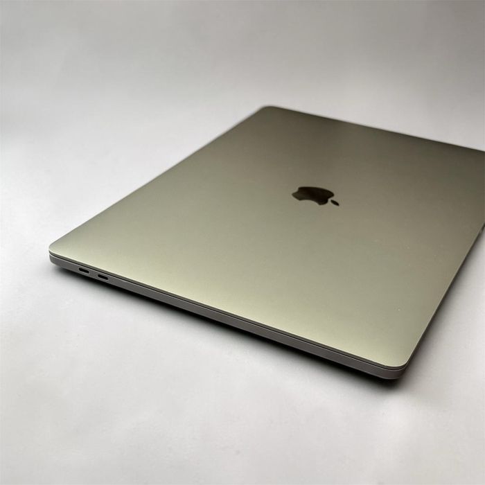 16'Като Нов Macbook Pro 16 2019/i7-9750H/16GB DDR4/512GB SSD/5500M