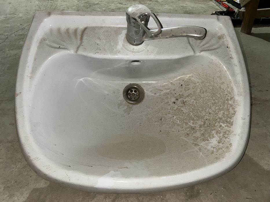 Продам раковину тюльпан