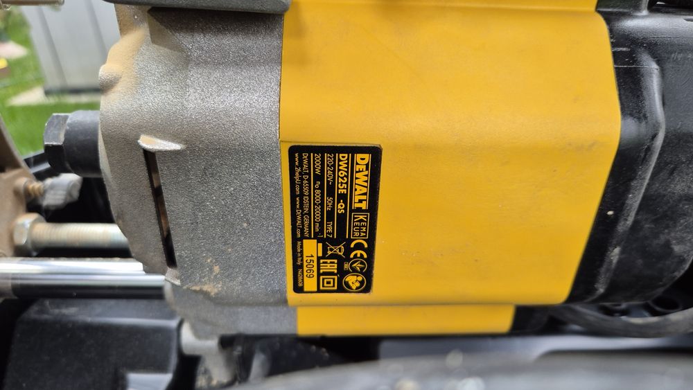 Vand freza DeWalt, foarte putin folosita