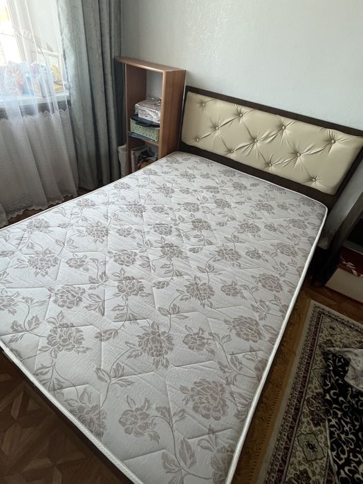 Продается аристон,кровать тумба