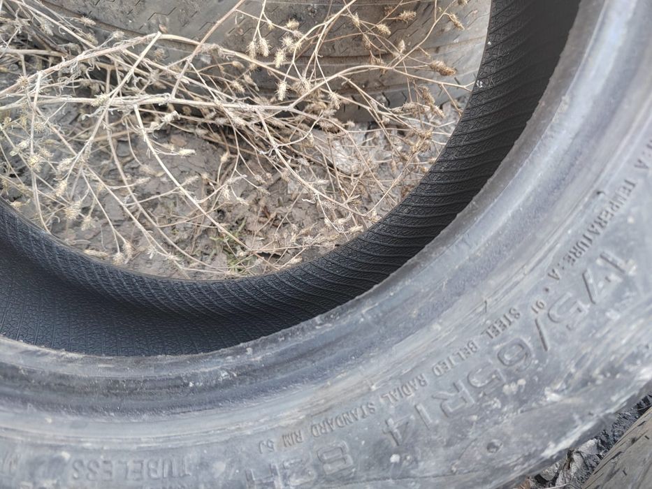 Продам пару летних шин