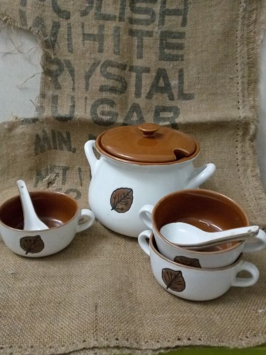 Столовый набор продается