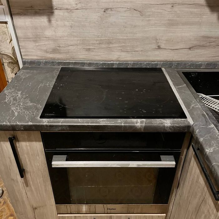 Продам кухонный гарнитур вместе с техникой