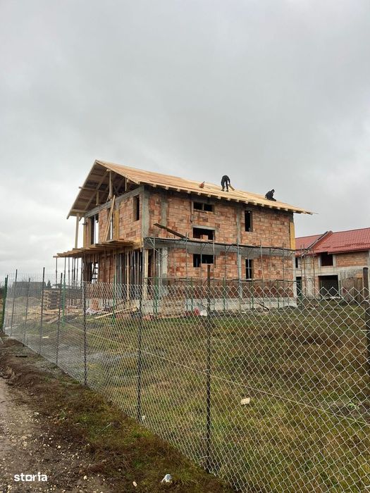 Casă de vânzare in Sanpetru -construită corect, gândită pentru familie