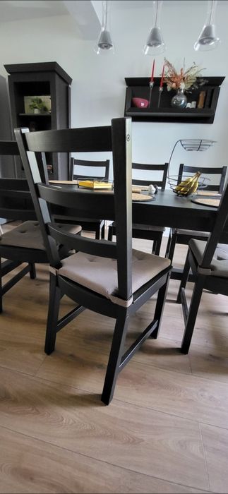 Masa living 8 persoane, extebsibila, IKEA si 6 scaune
