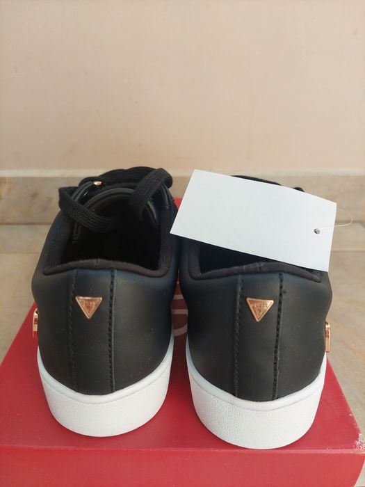 Дамски сникърси Guess